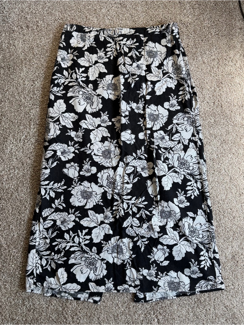 Old Navy Black and White Floral Midi Skirt